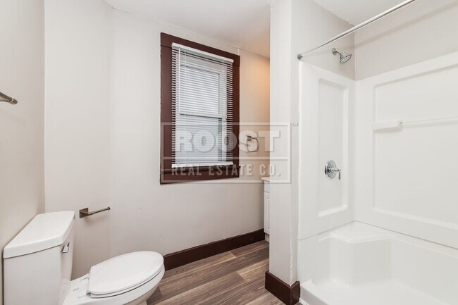 Building Photo - Three Bedroom Two Bath Single Family Home!