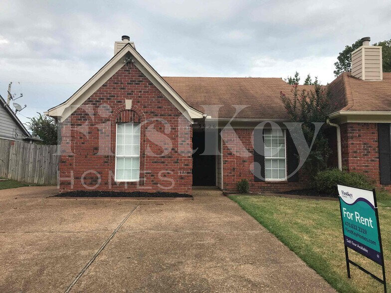 Primary Photo - 3926 Oak Branch Cir W