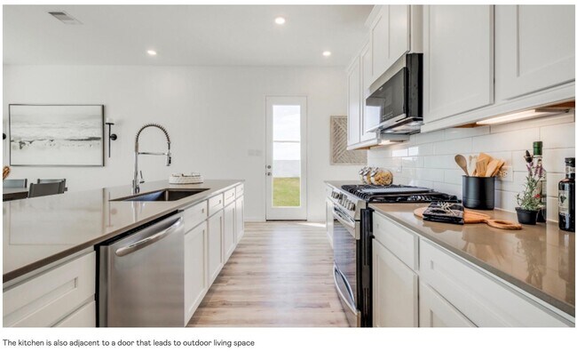 Building Photo - 2202 Via Isa Ln