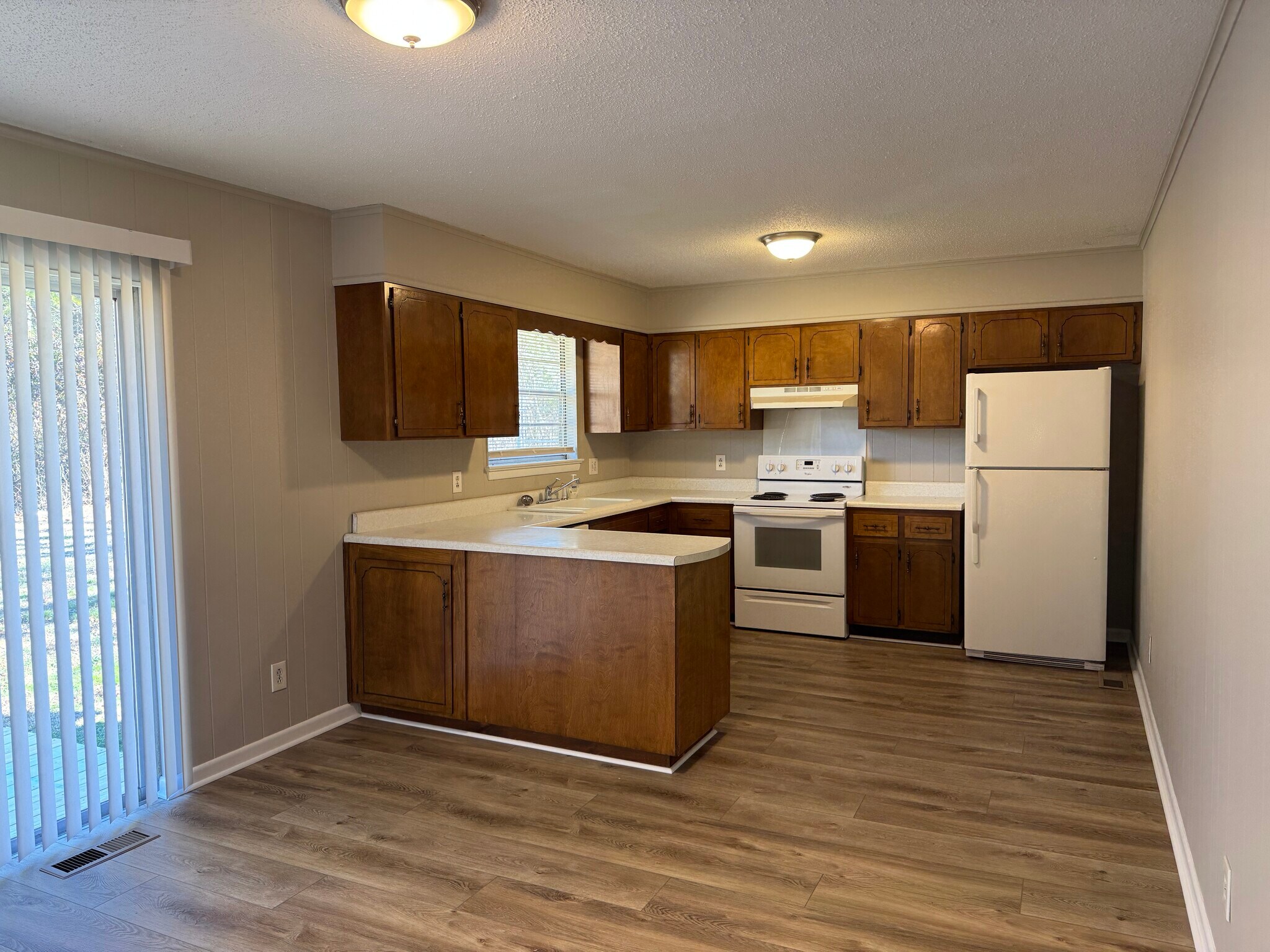 Building Photo - 1077 Bandy Ln