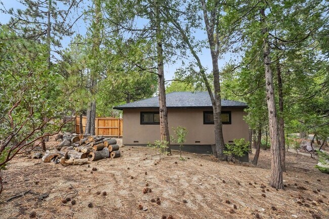 Building Photo - 25340 Marion Ridge Dr