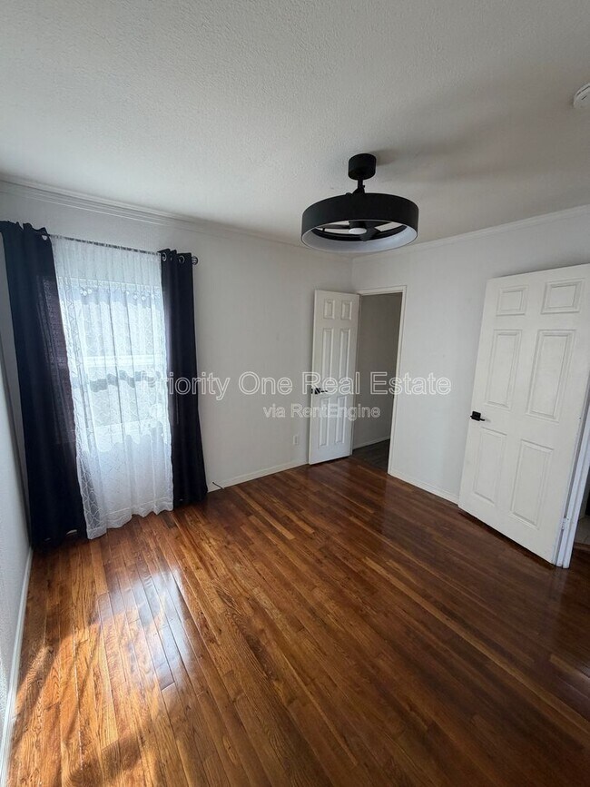 Building Photo - 2987 Clay Ave