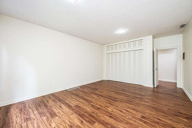 Building Photo - 153 Hillhaven Pl SE