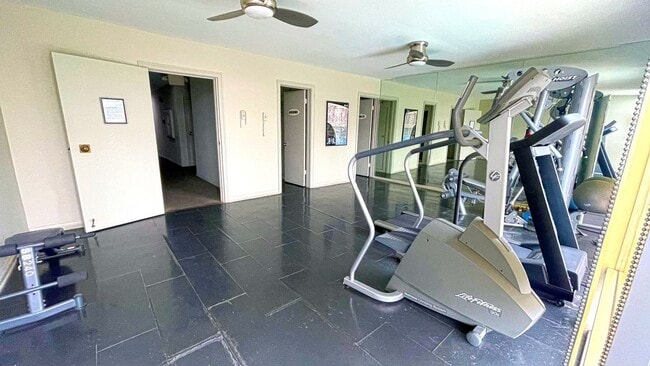 Building Photo - 400 S Los Robles Ave