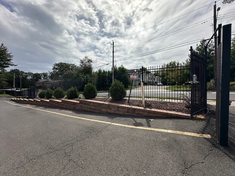 Gated Community - 15 Crest St