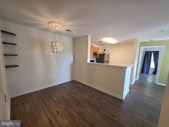 Building Photo - 1055 Gardenview Loop