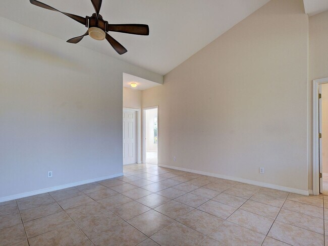 Building Photo - 3BD/2BA/3 Car Garage in Stoneybrook