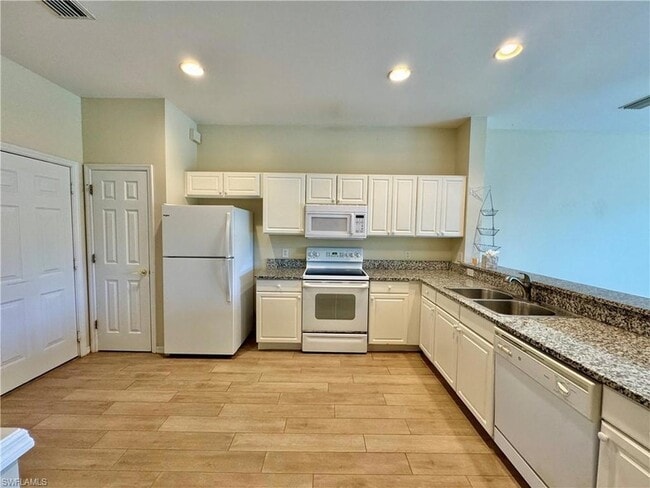 Building Photo - 860 Hampton Cir