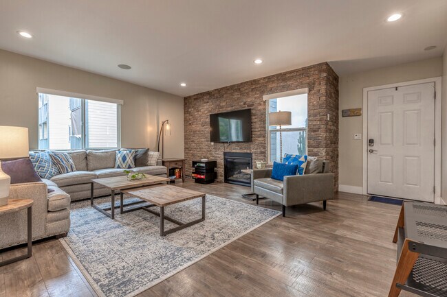 Building Photo - 3805 Keating St