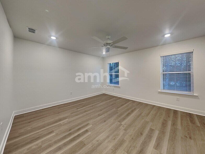 Building Photo - 1519 Aquamarine Dr