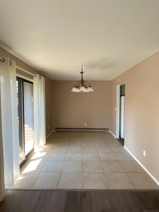 Building Photo - 255 Strawberry Hill Ave