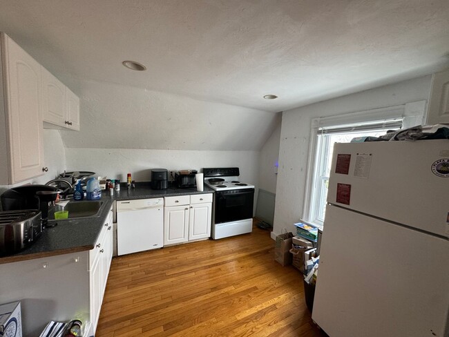 Building Photo - The Best Home in Brighton