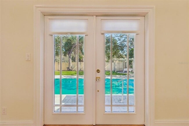 Building Photo - 344 21st Ave NE