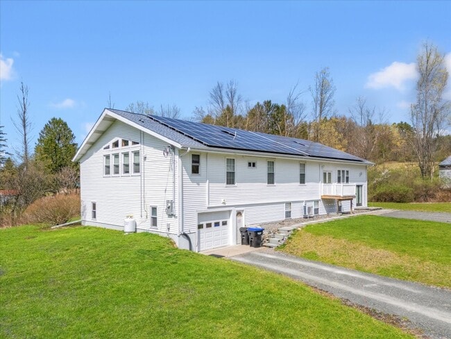 Primary Photo - 1205 Tracy Creek Rd
