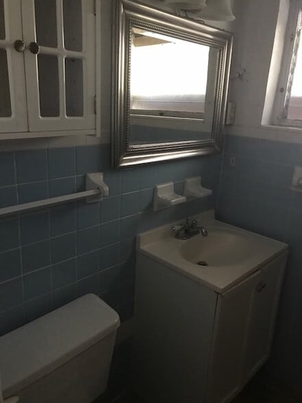 Building Photo - 1703 Johnson St