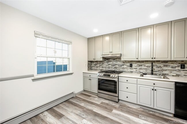 Building Photo - 2463 Rockville Centre Pkwy