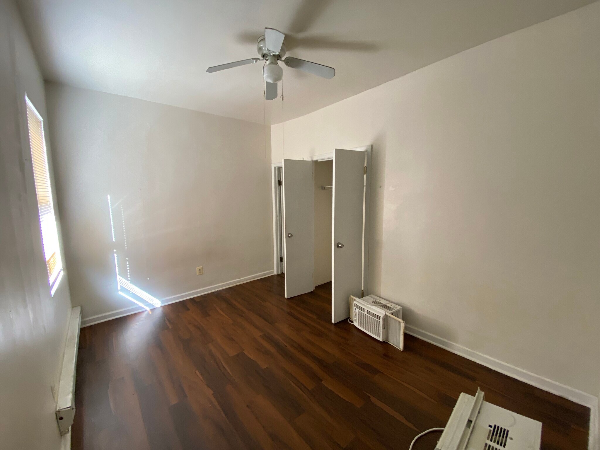 Building Photo - 527 Oldham St