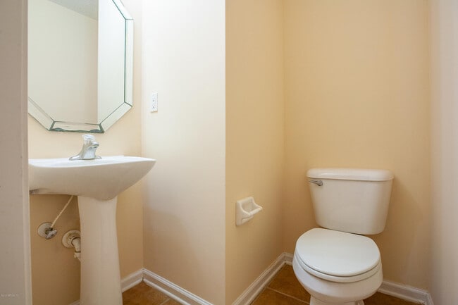 Building Photo - 6201 Pendragon Pl