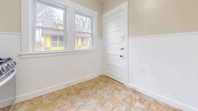 Building Photo - 3865 W 16th St