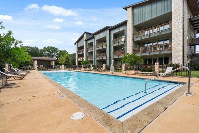 Building Photo - 4704 Sunset Trail