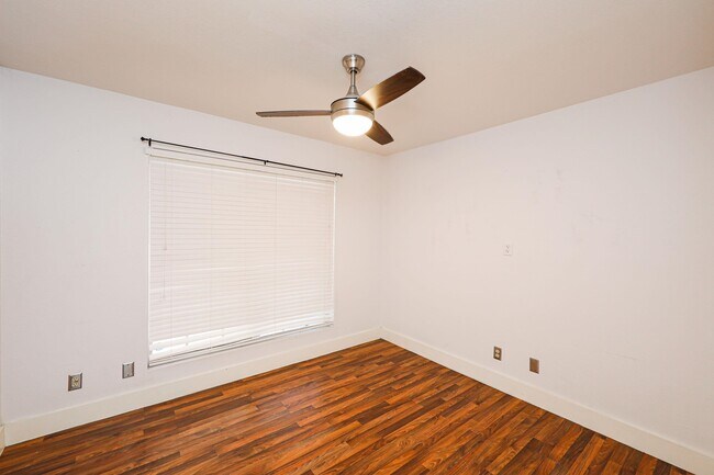 Building Photo - 1222 Longhorn Dr