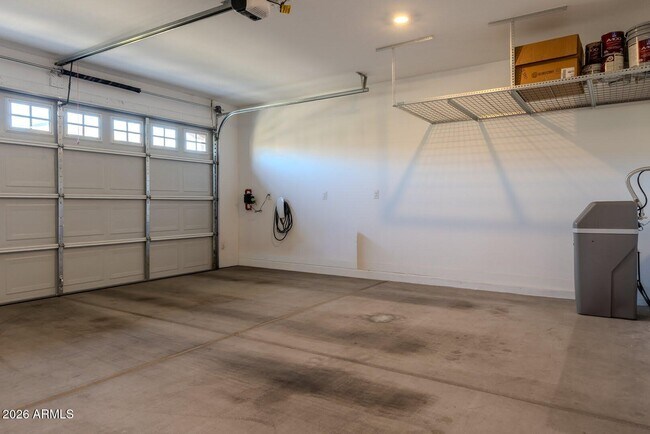 Building Photo - 1548 W Corral Rd