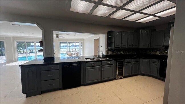 Building Photo - 8625 Vista Shores Ct