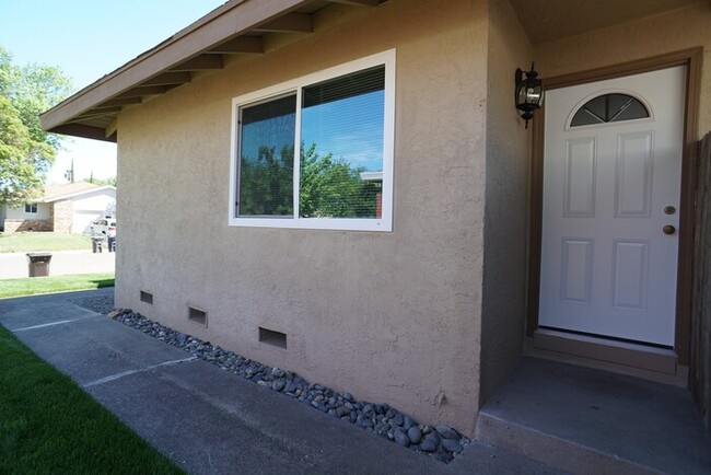Building Photo - Charming 2 Bedroom, 1 Bathroom Home in Cit...