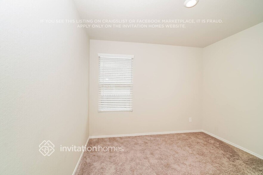 Building Photo - 7218 Avila Vis