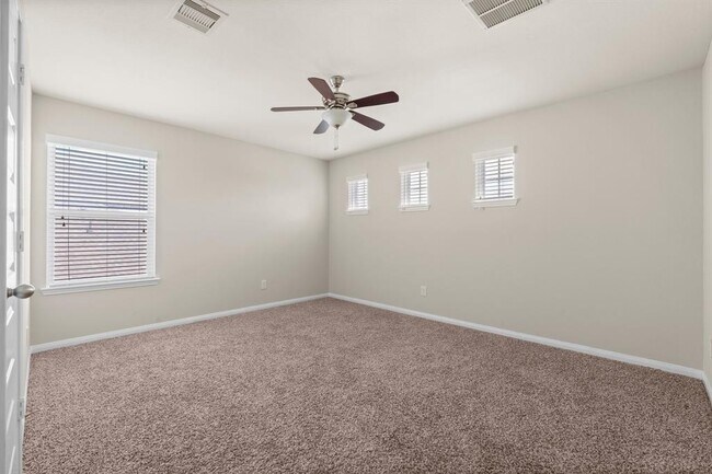 Building Photo - 18115 Fernwood Bend Dr