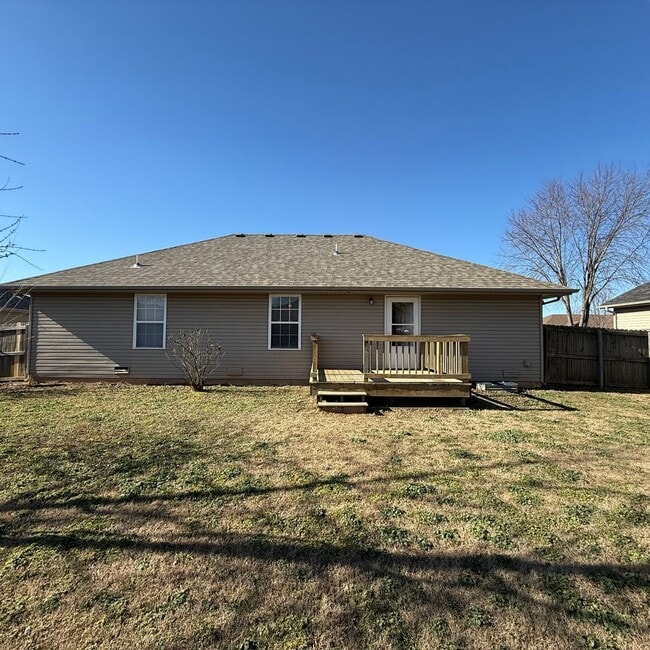 Building Photo - 3 bedroom 2 bath home in Willard School District