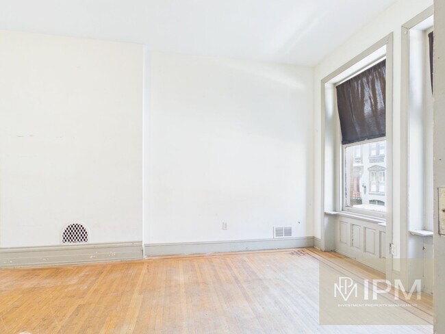 Building Photo - 142 E Philadelphia St