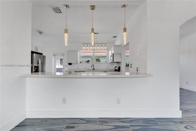 Building Photo - 501 90th St