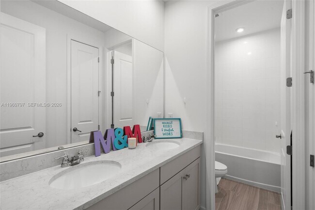 Building Photo - 13461 SW Bally Dr