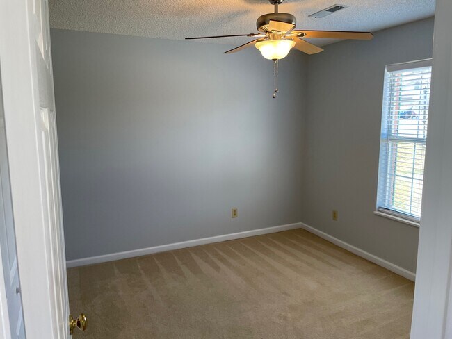 Guest Bedroom - 7252 Lyngate Blvd