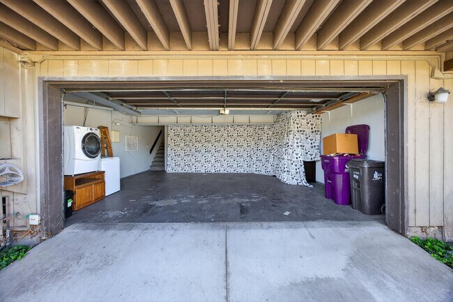 Building Photo - Gorgeous 2 bed/bath Condo in Long Beach