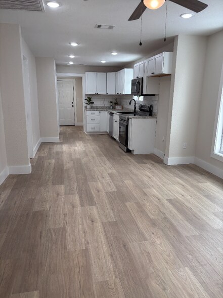 Building Photo - 613 N 2nd St