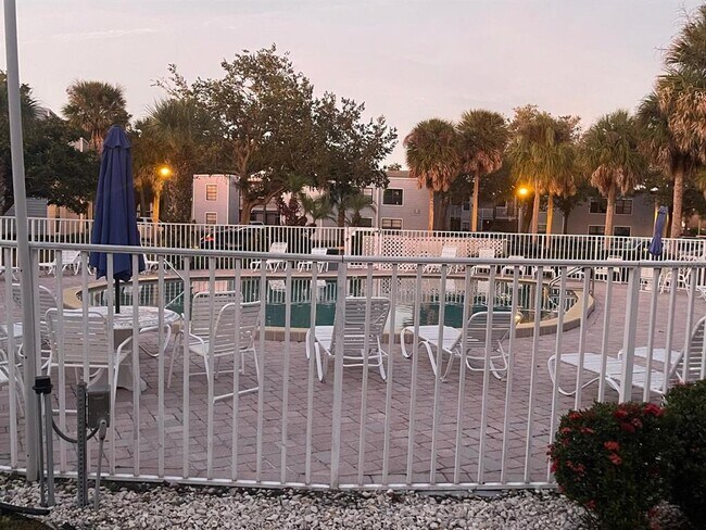 Building Photo - 3699 Atrium Dr