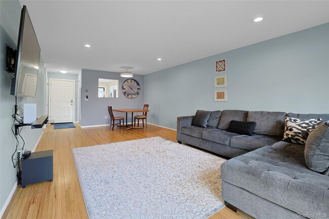 Building Photo - 135 W Nyack Rd