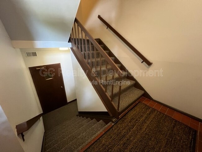 Building Photo - 709 Central Rd