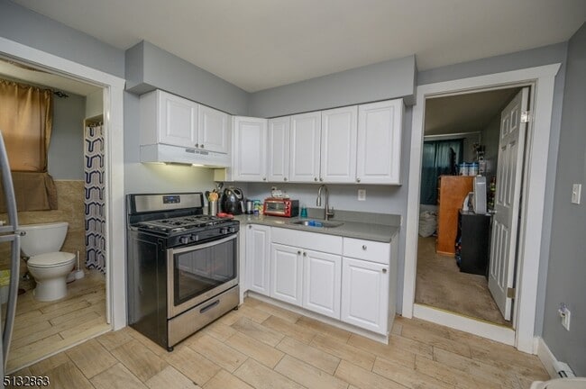 Building Photo - 82 Pacific Ave