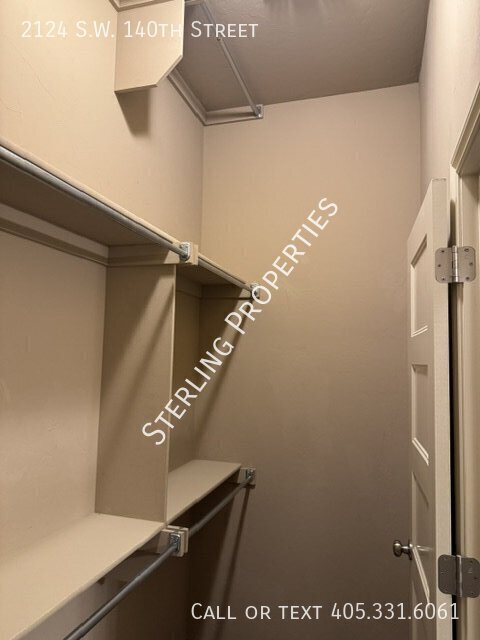 Building Photo - 2124 SW 140th St
