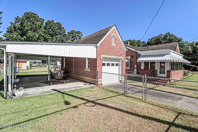 Building Photo - 1301 W Thomas St