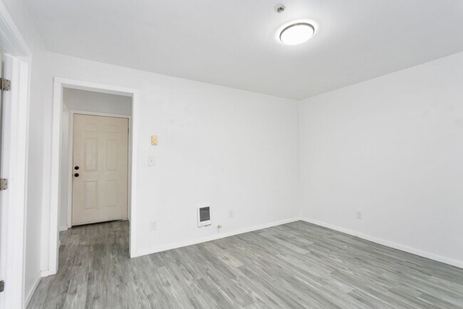 Building Photo - 5225 S Tacoma Way