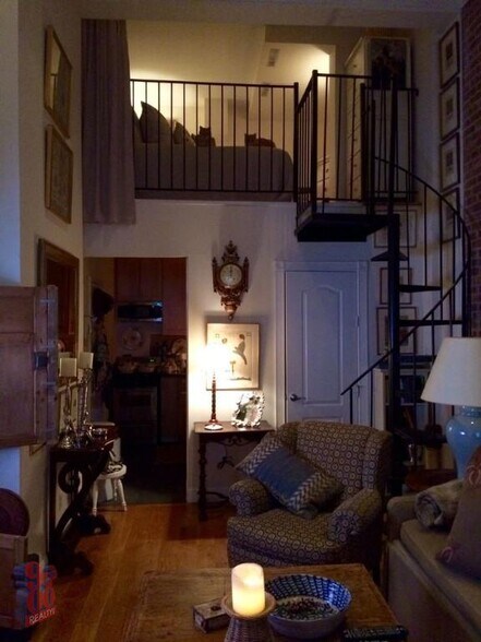 Building Photo - 7 E 75th St