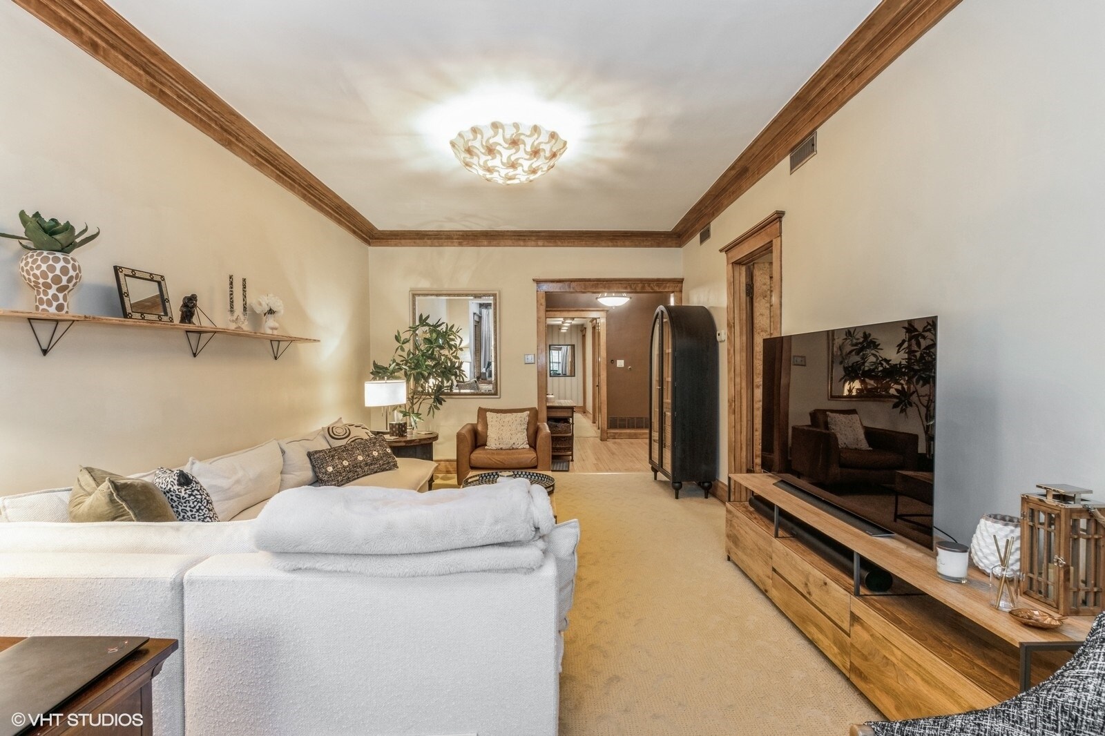 Brompton Apts - Living Room - 725 W Brompton Ave