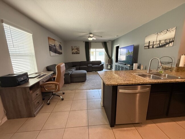 Building Photo - 3 Bedroom 2 Bath Single-Family Home (Garden Village)