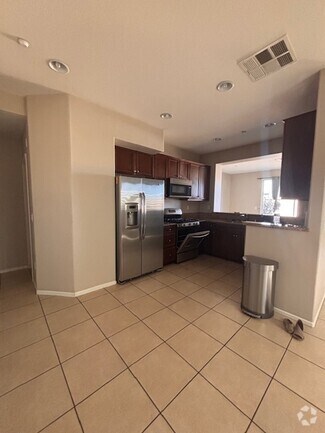 Building Photo - 35780 Hazelhurst St