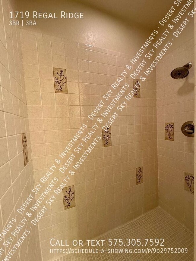 Building Photo - 1719 Regal Ridge St