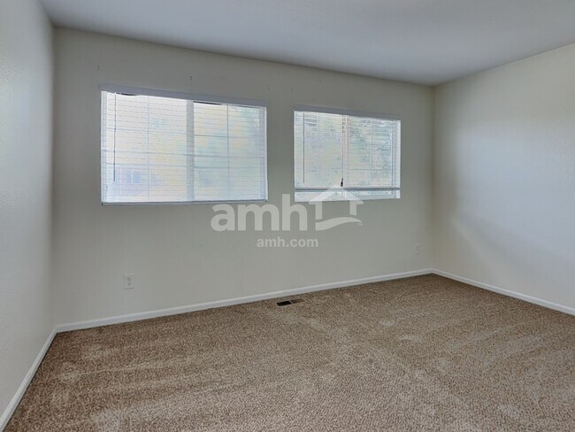 Building Photo - 9762 Chambers Dr